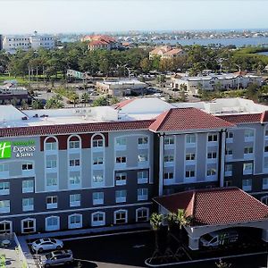 Holiday Inn Express & Suites - St. Petersburg - Madeira Beach By Ihg